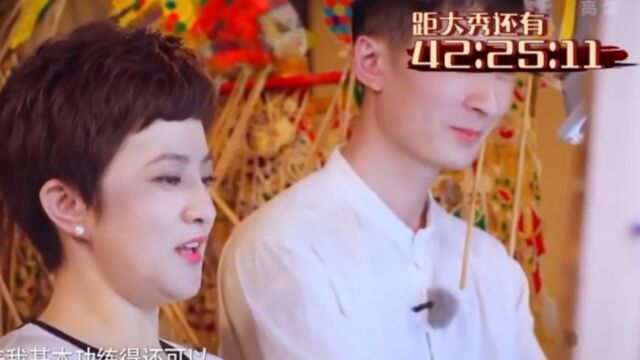 金铭表演纸影戏《父子奇谈》,画面搞笑,实在太有意思了|远游