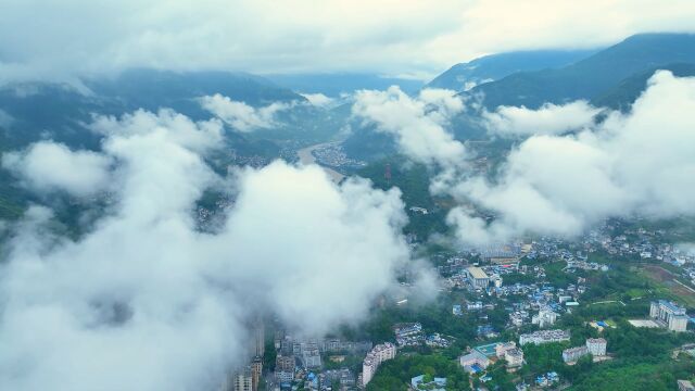 千城胜景|怒江泸水:云雾满城 宛如梦境