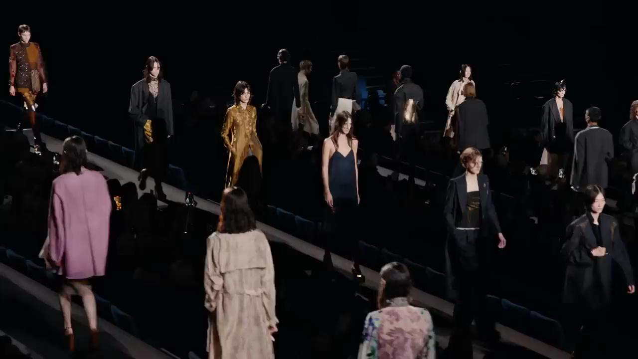 Dries Van Noten 23 秋冬献上独家浪漫