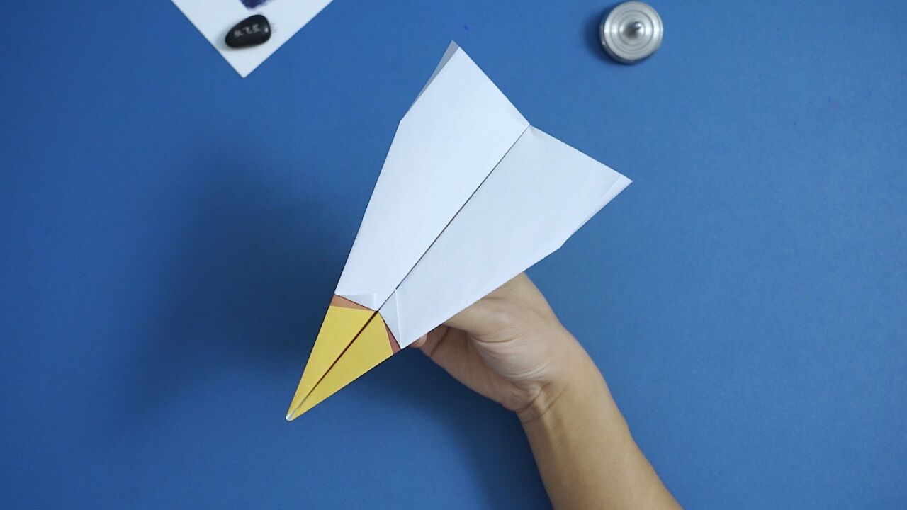 飞回手里的进击三角翼纸飞机