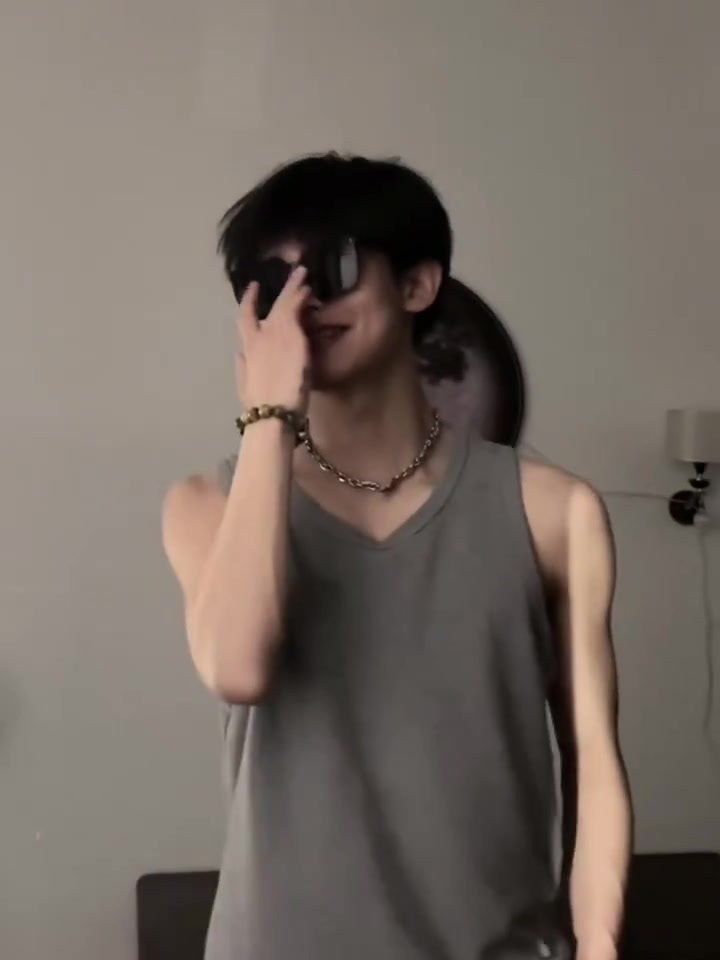 歪嘴战神 墨镜杀手=#痞帅 #漆小七 ? #跟着感觉走