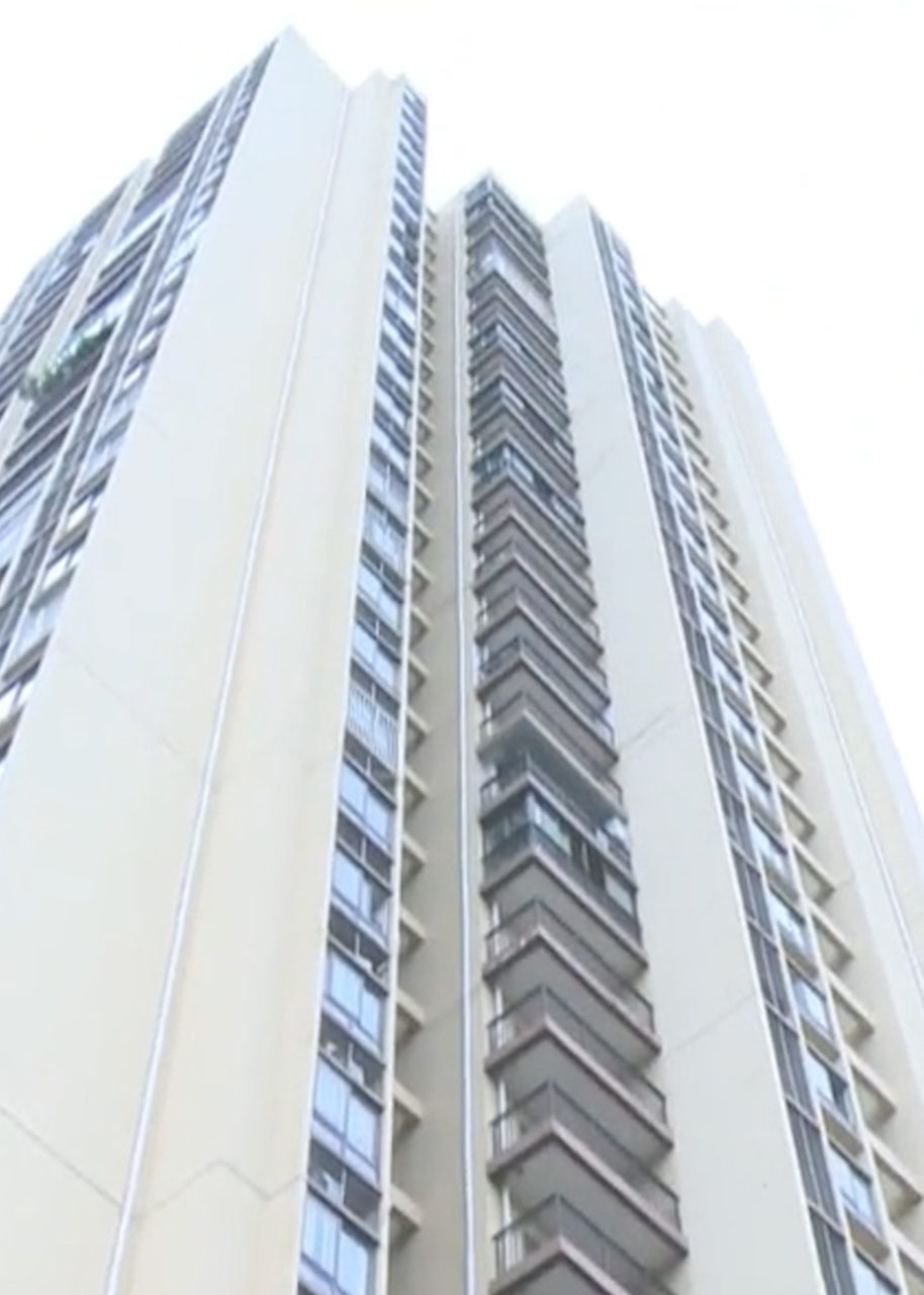 33层楼被底楼住户挖出四室一厅街道回应