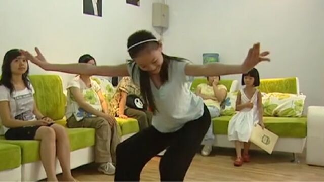 纪录片《三姐妹的故事》P4:成长于不同家庭的孩子,差距越来越大