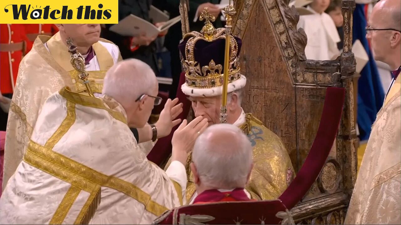 直击英国国王加冕仪式:查尔斯三世戴上王冠 正式加冕为王