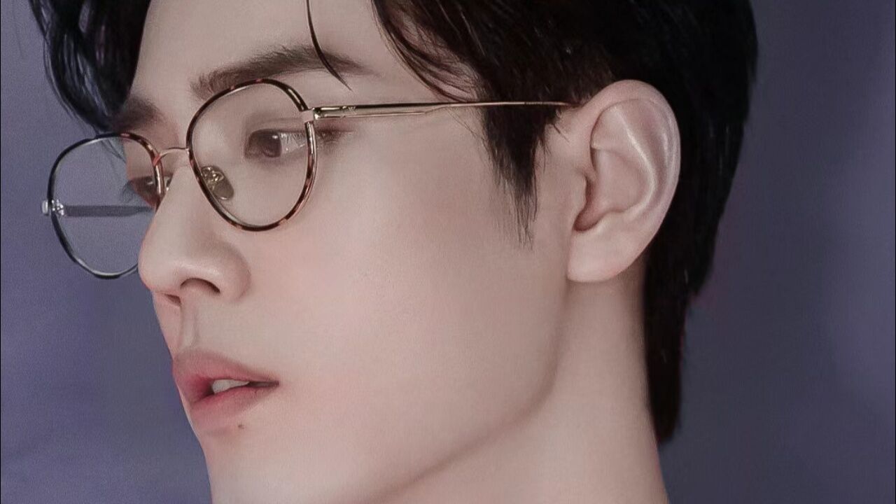 肖战#眼镜杀有多撩!酷飒暖萌无缝切换,又a又甜谁能拒绝