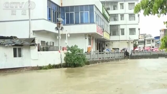 南方多地遭遇强降雨,湖南汝城:暴雨致城区内涝,36名被困人员获救