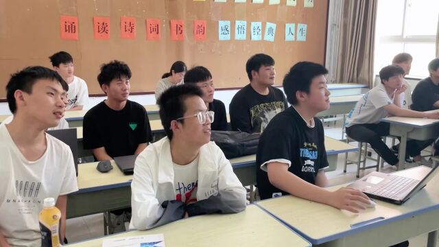 郑州北大青鸟翔天信鸽校区学生们的网页大赛