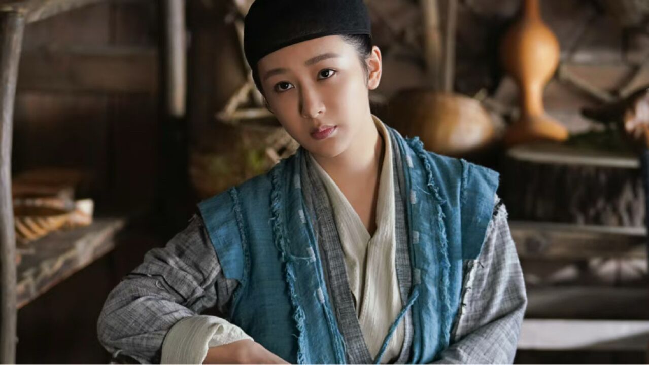 杨紫不同时期的女扮男装,相比清秀可爱,小夭痞帅不羁更招人稀罕