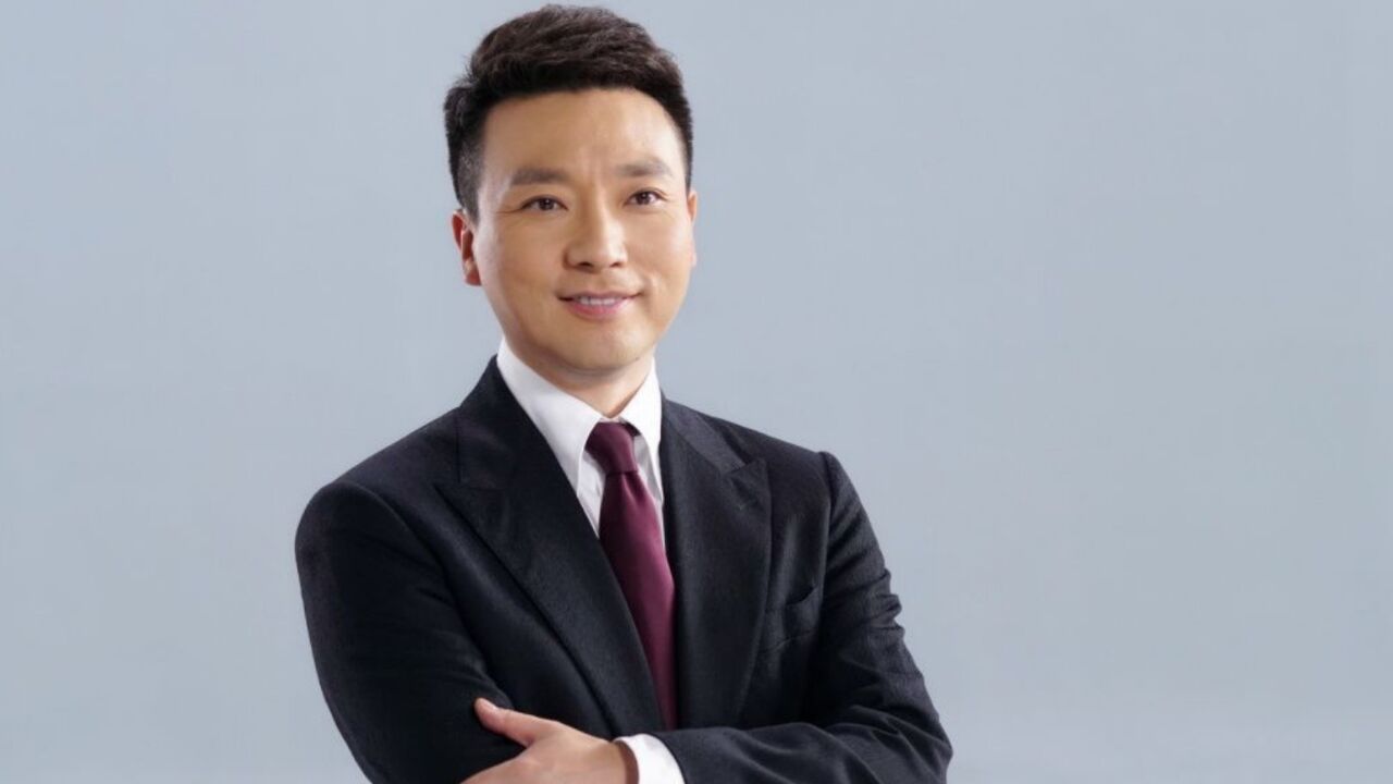 央视主持人纷纷走上"新赛道",康辉迎来新职,首秀《24小时》