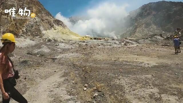 白岛火山喷发,5次前兆被忽视,旅游团拍下死亡全过程有多恐怖?