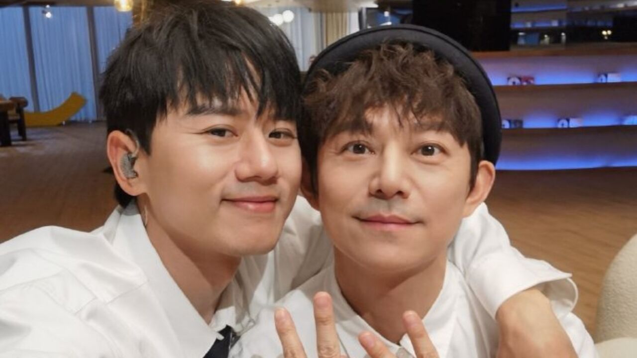 神仙友谊!何炅张杰合唱栀子花开,自曝谢娜生产时产房外拉手等待