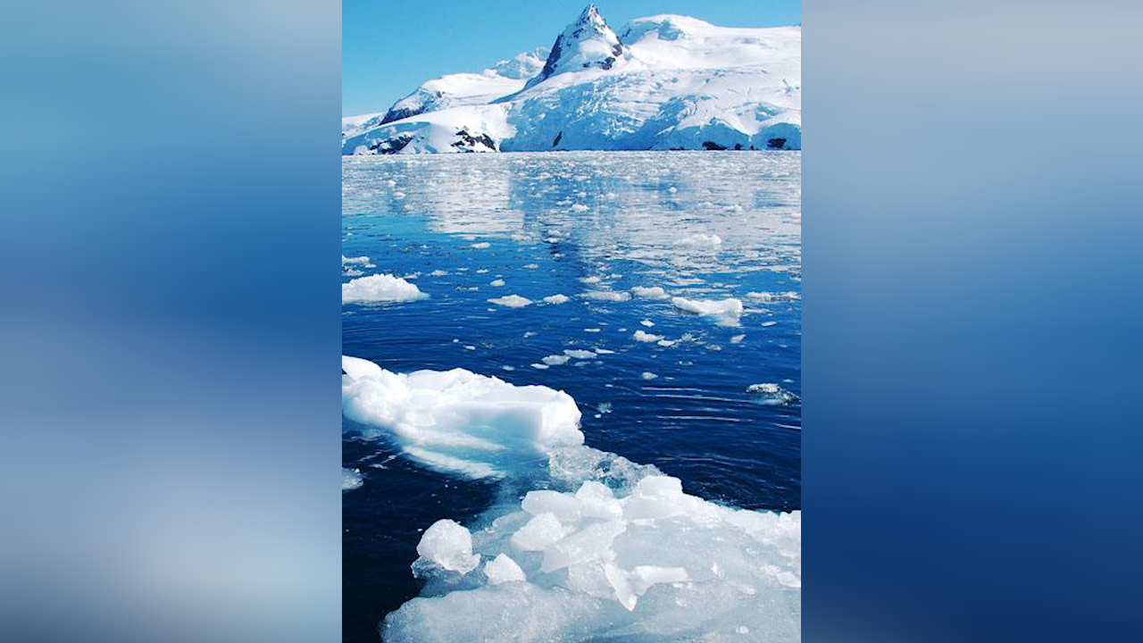 北极冰川出现巨大冰窟窿,面积相当于韩国的70%,韩担忧今年将遭罕见
