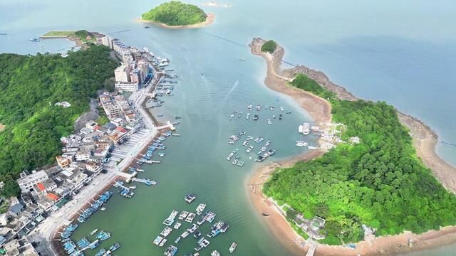 东升岛,一座位于惠州大亚湾澳头小桂村的迷人岛屿,距离岸边约 公里,无路可通,进出只能依靠快艇.想来玩的朋友们……