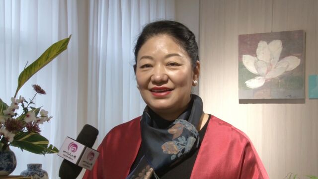 “润物 ⷠ皆为心语”茶挂暨古美术精品迎新展开幕穆兰接受采访