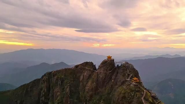 来广东清远金子山看一次日升日落 送自己一次浪漫之旅#给广东文旅一点震撼 #金子山云海 #金子山日出 #清远金子山