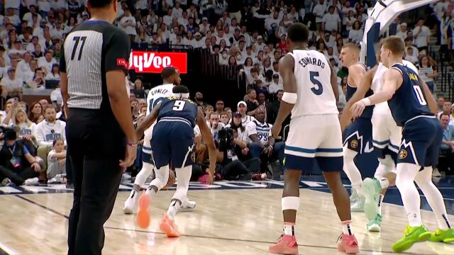 炸裂！康利空接助飞 戈贝尔单臂隔扣约基奇