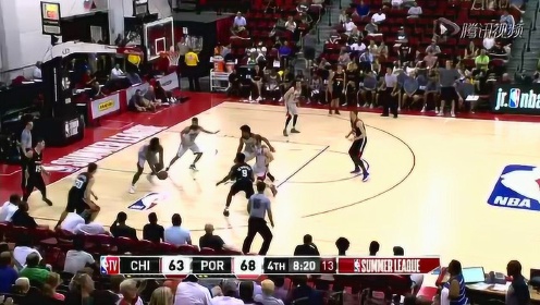 《NBA全场回放》【回放】公牛vs开拓者第4节 莱曼妙传助斯托克斯双手暴扣