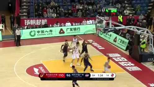 【回放】青岛vs广州第4节 亚当斯以一敌四一套组合拳上篮打进