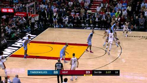《NBA全场集锦》扣篮王的实战扣篮也太香了 琼斯双手暴力炸筐帅到掉渣