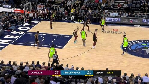 《NBA全场集锦》玩的就是心跳 马丁篮下机警补篮压哨命中