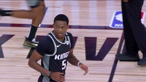 《NBA全场集锦》进攻如丝般顺滑 福克斯闪电疾传别利察滑翔重扣