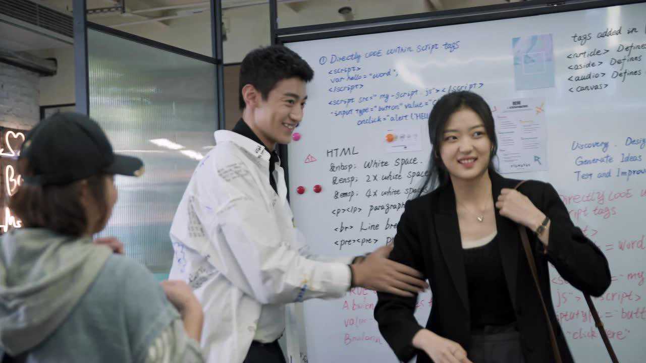 《拾光》花絮:陆珈又双叒叕被"欺负"