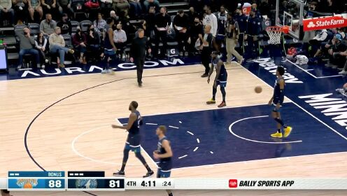 《NBA全场集锦》外线大狙终于手感回暖 巴雷特底角三方精准命中