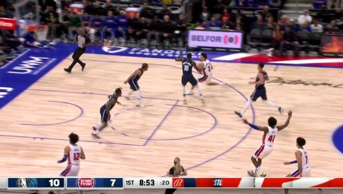 《NBA全场集锦》海耶斯不看人背传 利弗斯命中底角三分