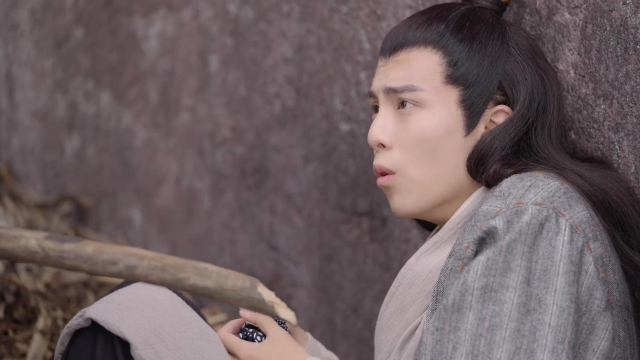 落魄书生给白狐买礼物被恶人盯上