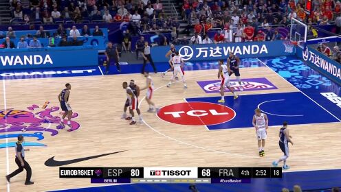 《FIBA》法国铁塔高耸入云 戈贝尔势大力沉双手重扣