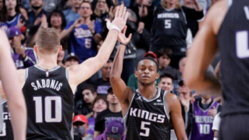 《NBA全场集锦》【球星】福克斯vs雄鹿集锦 空砍35+8连送突破上篮好戏