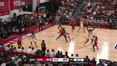 《NBA骑士》配合天衣无缝！波特大步流星高抛喂饼迪奥普空接上篮压哨打进