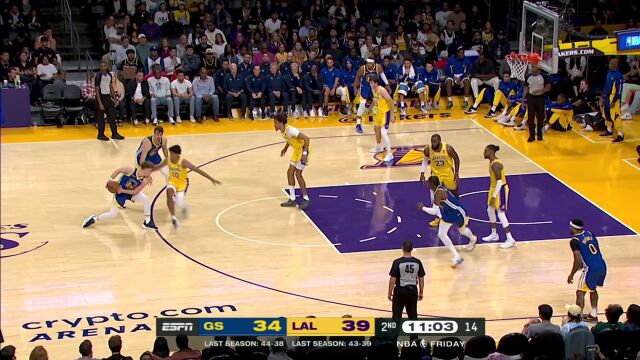 一招击穿防线！波杰姆斯基假突真传助攻佩顿转体暴扣