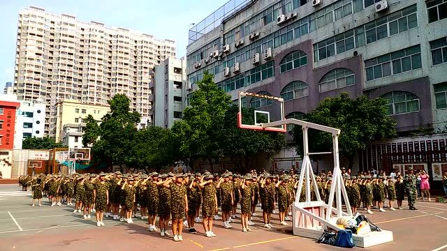 冠华育才学校军训闭营仪式-升旗仪式