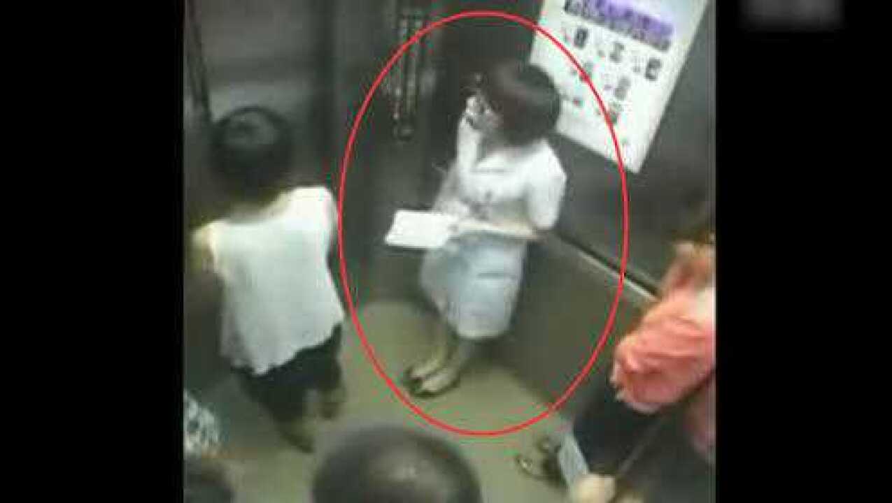 深圳女护士惨遭电梯夹死监控视频曝光，吓坏众人_高清