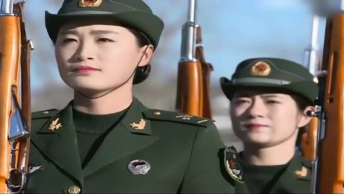 英姿飒爽的中国女兵仪仗队