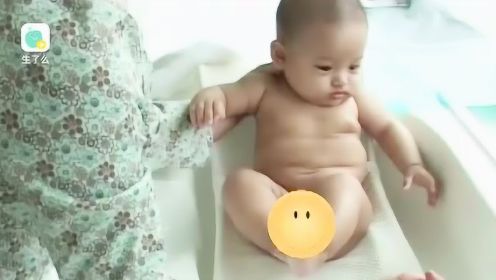 如何给新生宝宝洗澡？这个视频全部告诉你