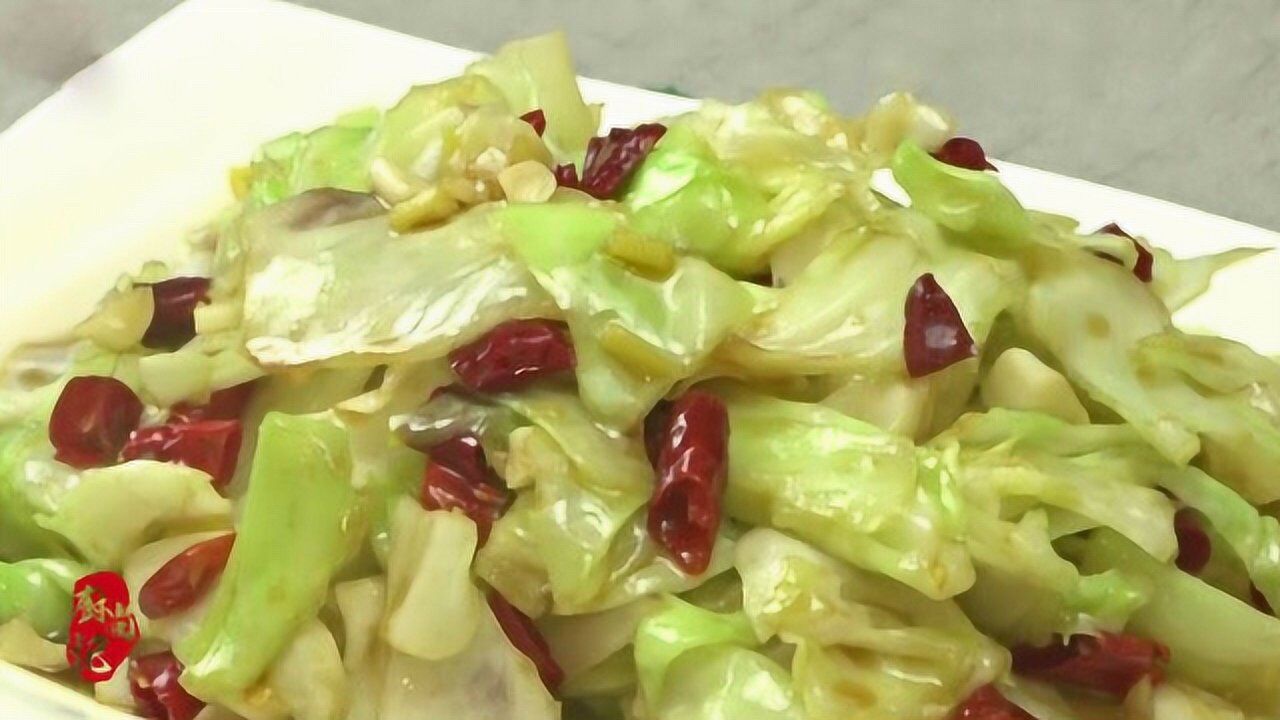 家常菜：正宗手撕包菜的做法，上桌被抢光_高清
