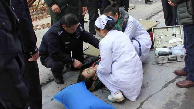 23岁大学生家中烧炭自杀身亡真相令人落泪