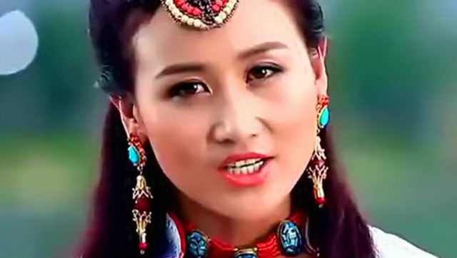 央金兰泽与老师才仁巴桑合唱一首《迎酒欢歌》中秋节尽情畅饮!