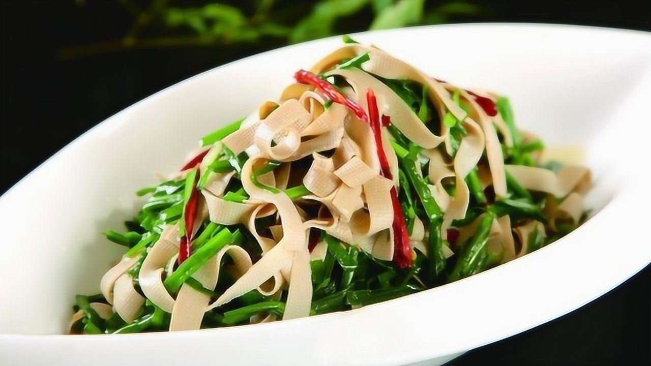 红姐教你做一道好吃的韭菜炒卜页这果然是五星级大厨才有的手艺