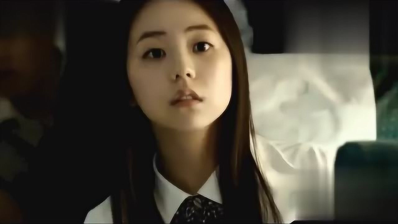 女孩被丧尸咬，瞬间秒变丧尸，美女变成丧尸竟也这么可怕_高清