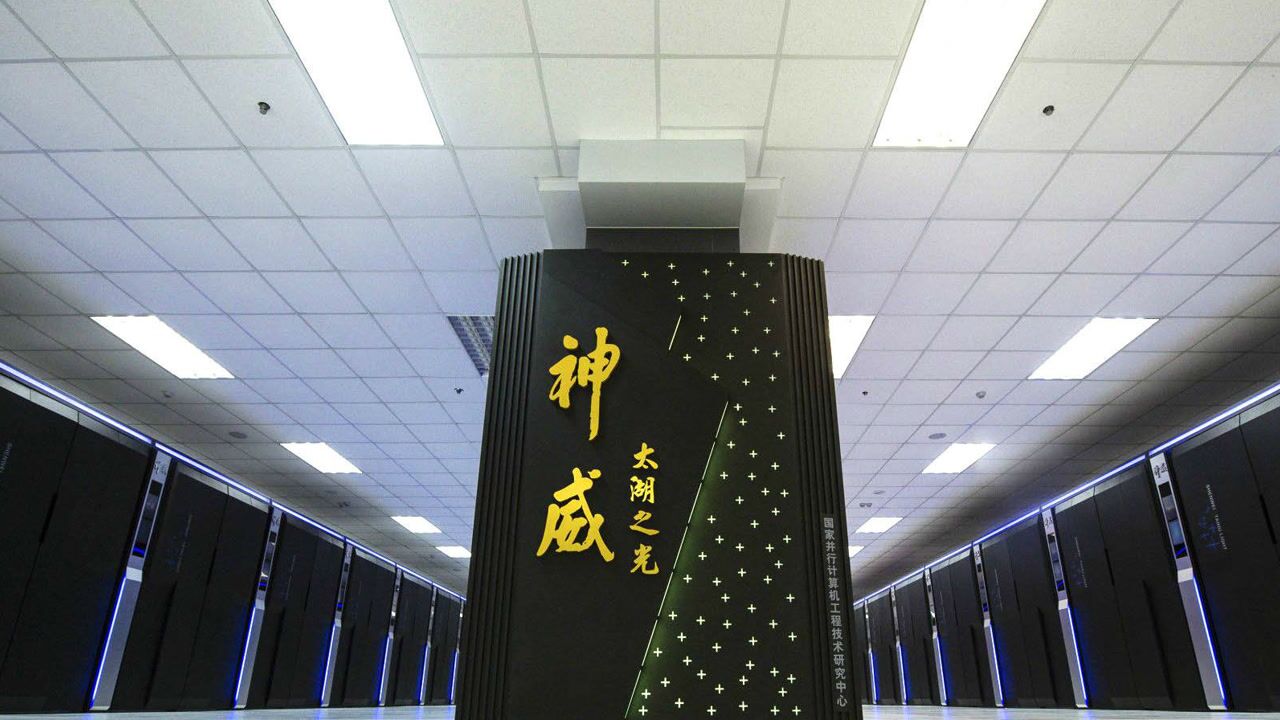 世界最快超级计算机“神威太湖之光”亮相，每秒9.3亿亿次成功夺冠_高清