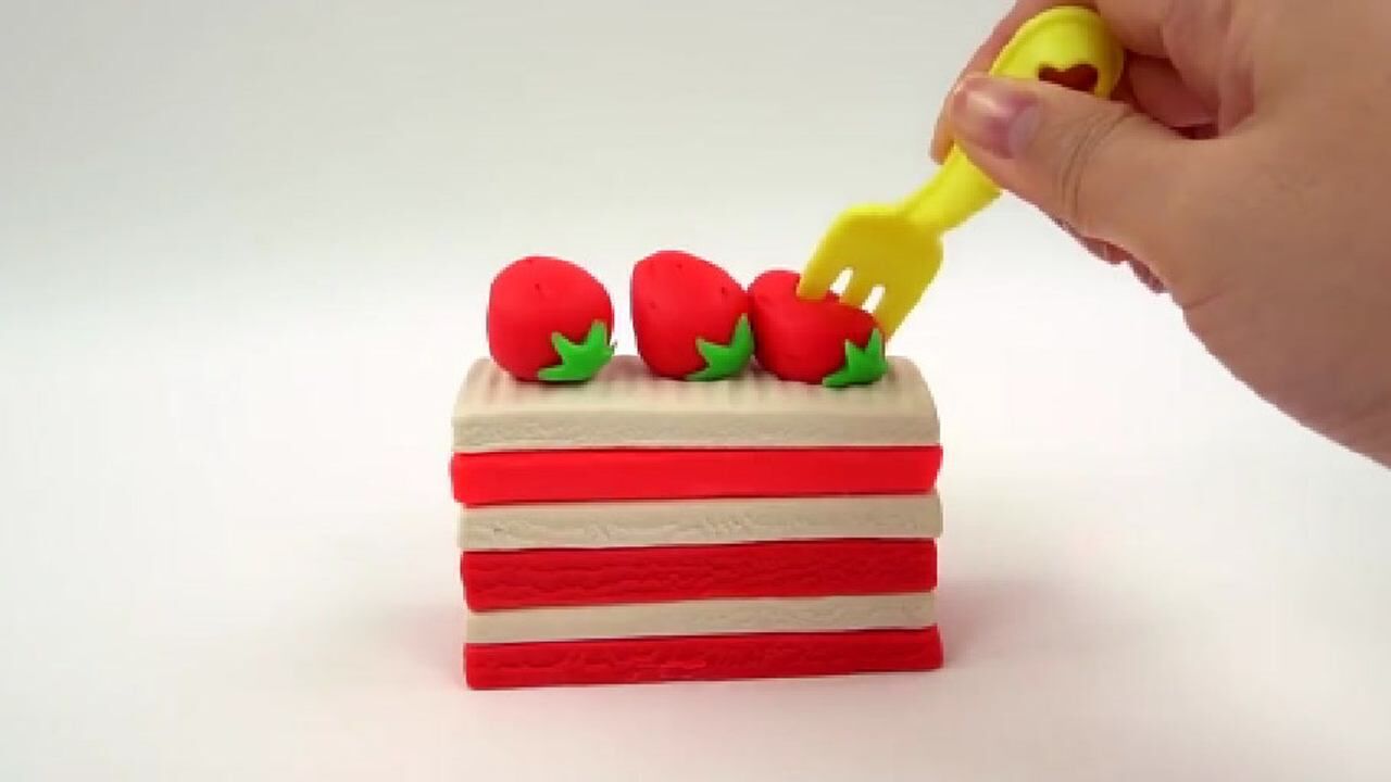 橡皮泥diy奶油草莓蛋糕造型实在太有意思了