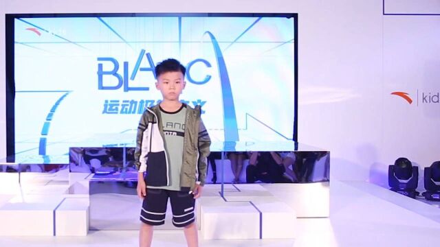 安踏儿童Blanc系列发布会 捕捉运动瞬息的点线魅力