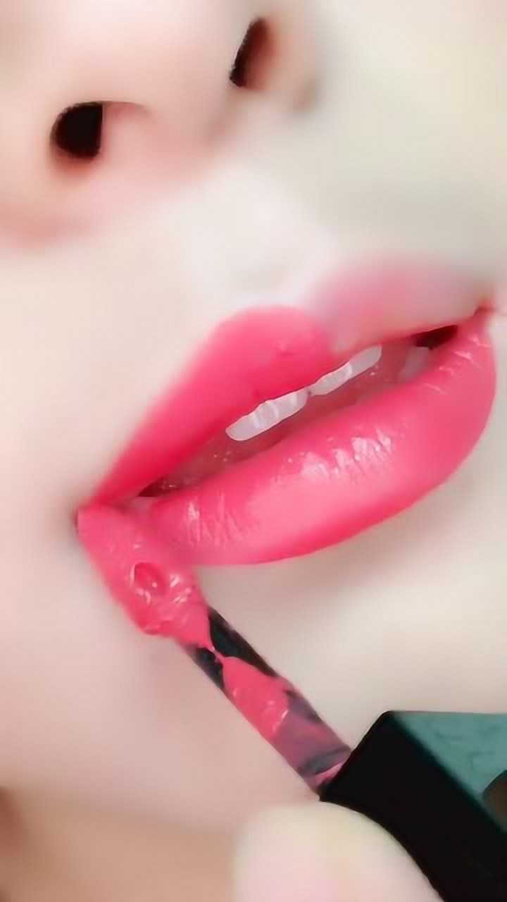 时下最火的网红微笑唇原来是这样涂出来的,嘴巴变得