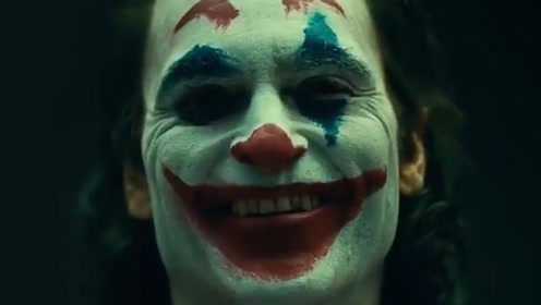 DC《小丑》先导预告，邪恶笑容渐渐凝固！