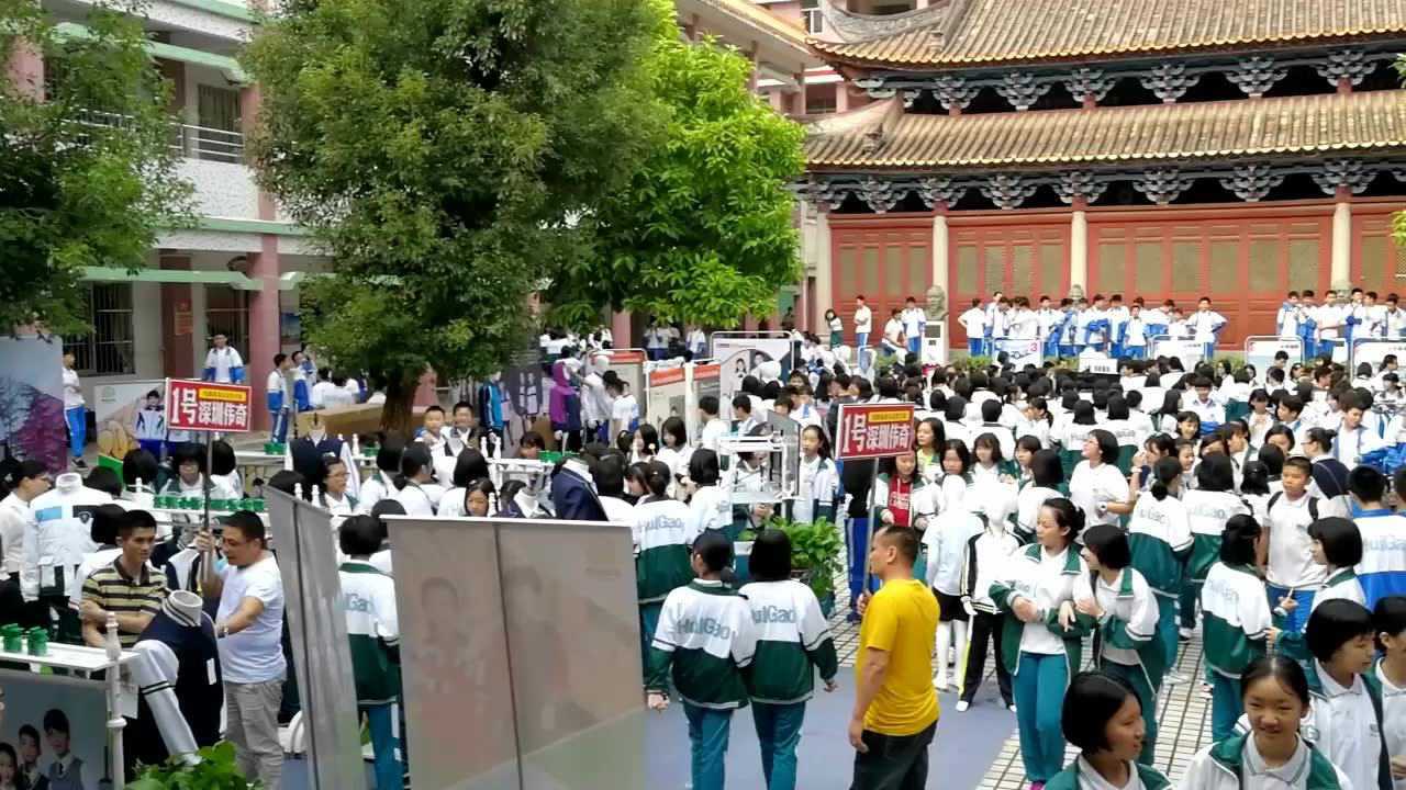 惠高校服展示现场