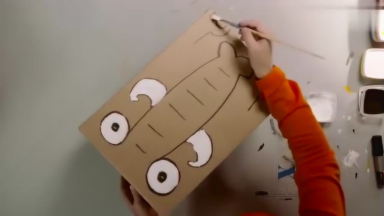 创意源于生活,大叔自制纸箱大象造型书包,这么可爱我也做个