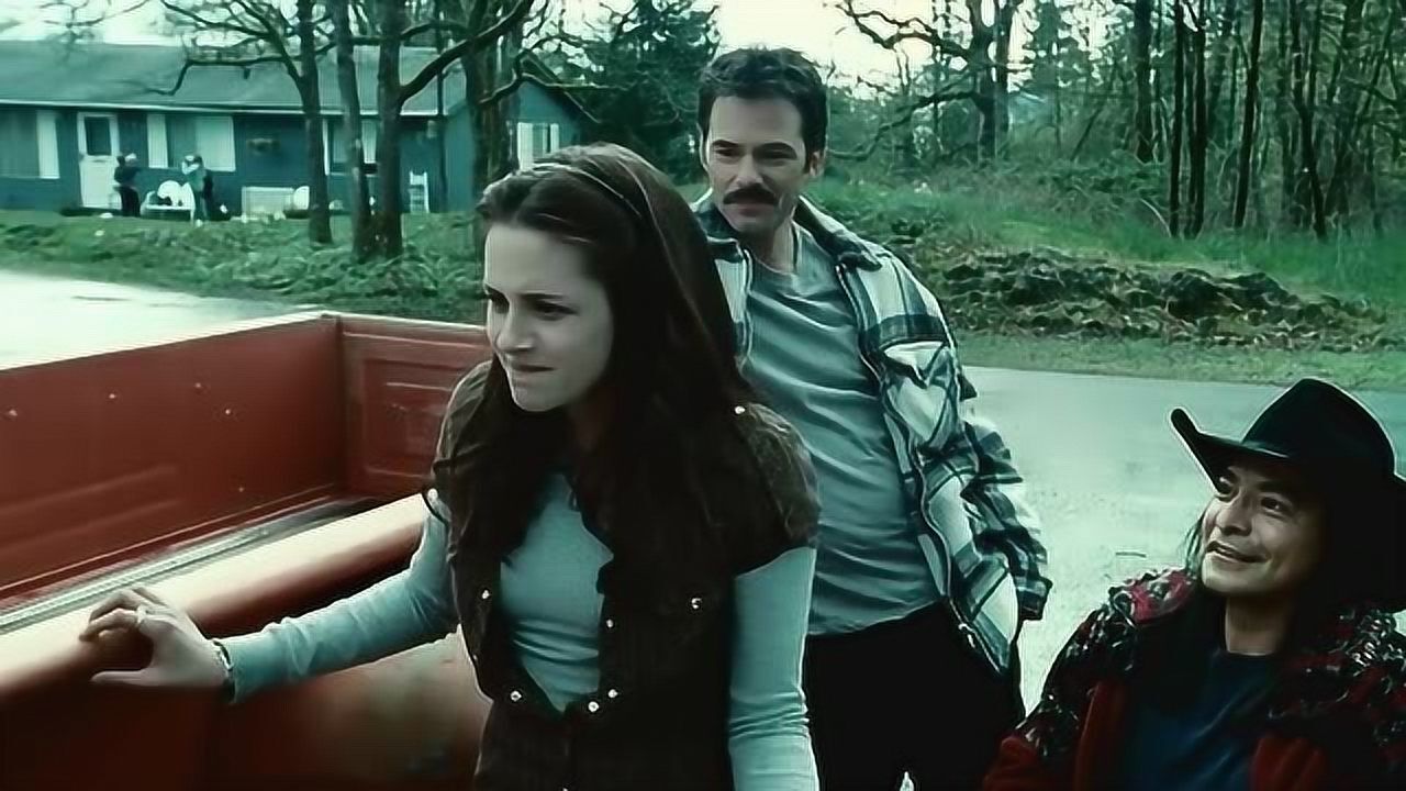 暮光之城1贝拉和雅各布再次相见没想到大家送给她一个大礼